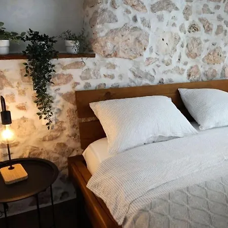 Old Town Stone House Novi Vinodolski