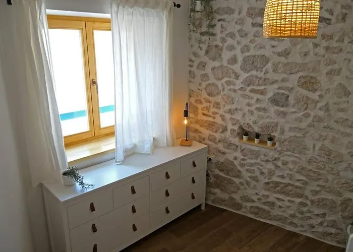 Old Town Stone House Semesterbostad